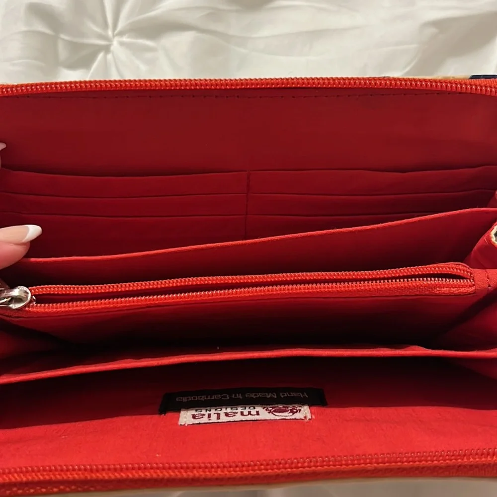 Malia recycled bag wristlet